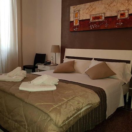 Central Rooms Генуя Экстерьер фото